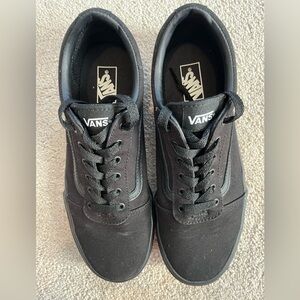 Vans Black Low-Top Canvas Sneakers size 6